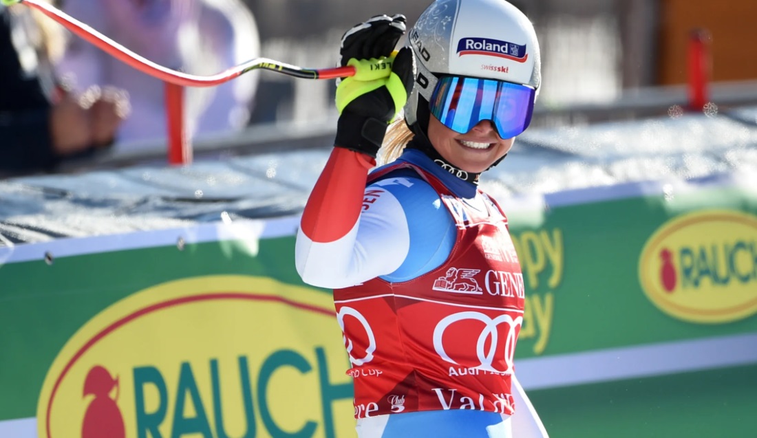 Corinne Suter gana un descenso de Val d’Isère marcado por la caída de Nicole Schmidhofer