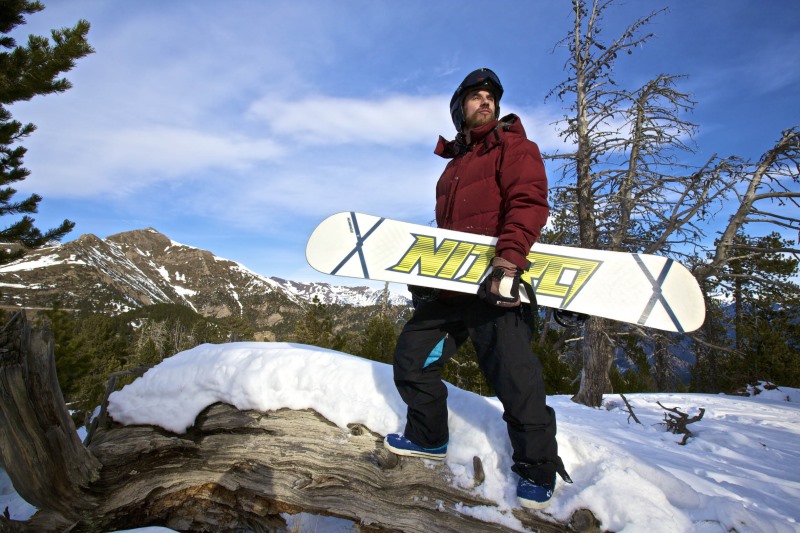 Después de dos años de gira intensa, Macaco se escapa a Vallnord para disfrutar de la montaña y del snowboard