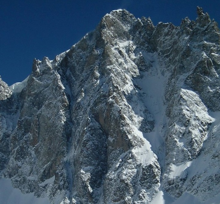 Un montañero de Barcelona muere despeñado en los Ecrins (Alpes franceses)