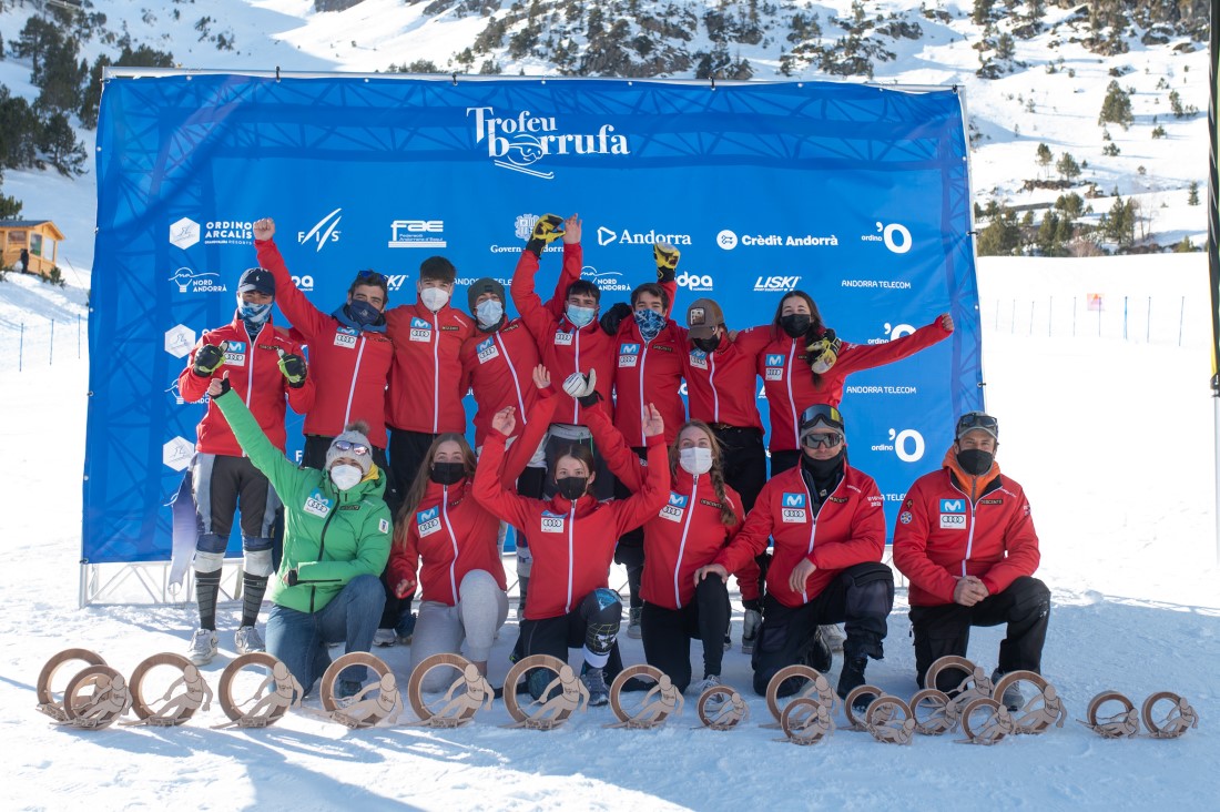 El equipo de esquiadores español ha sido el gran triunfador del 30º Trofeo Borrufa