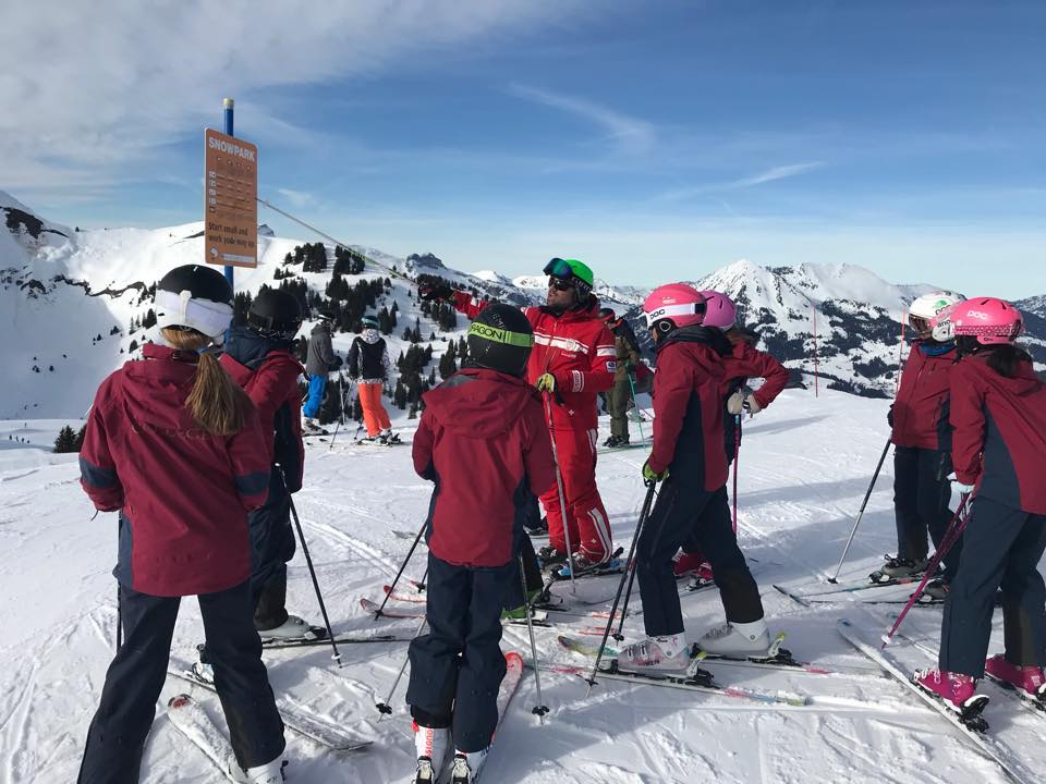 Suiza sortea casi 13.000 forfaits semanales gratis para promocionar el esquí infantil