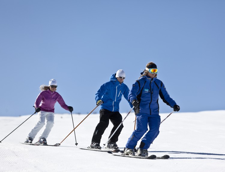 Los monitores de esquí en Andorra demandan a las estaciones cobrar un mínimo de 22 euros la hora