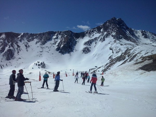 Las estaciones de FGC reciben 90.000 esquiadores en Semana Santa