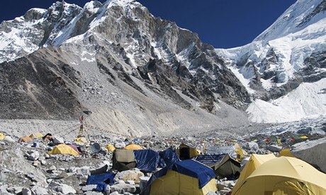 Avalancha en el Mt Everest mata a cuatro personas