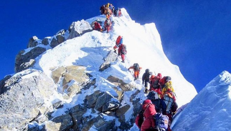 El Everest sigue cobrándose vidas. Aumentan a once los muertos