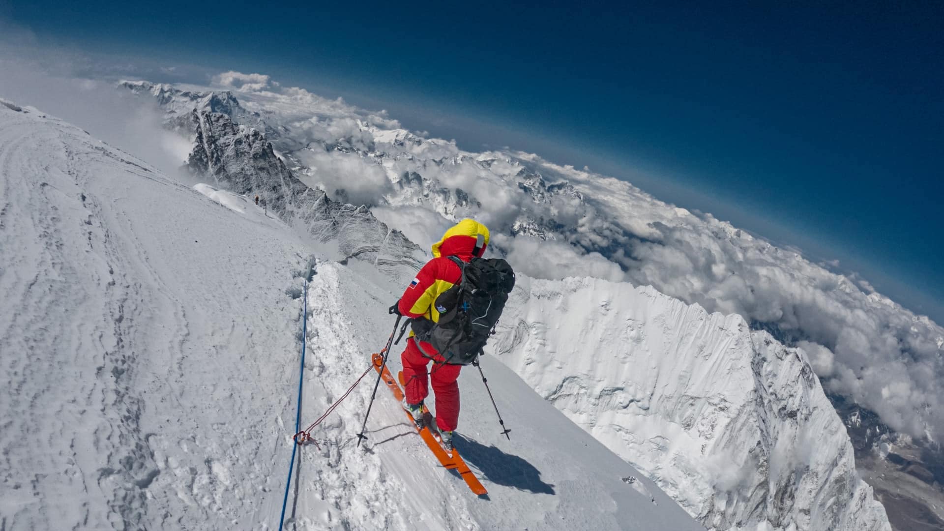 Primer descenso de la cima del Everest con esquís y sin oxígeno suplementario