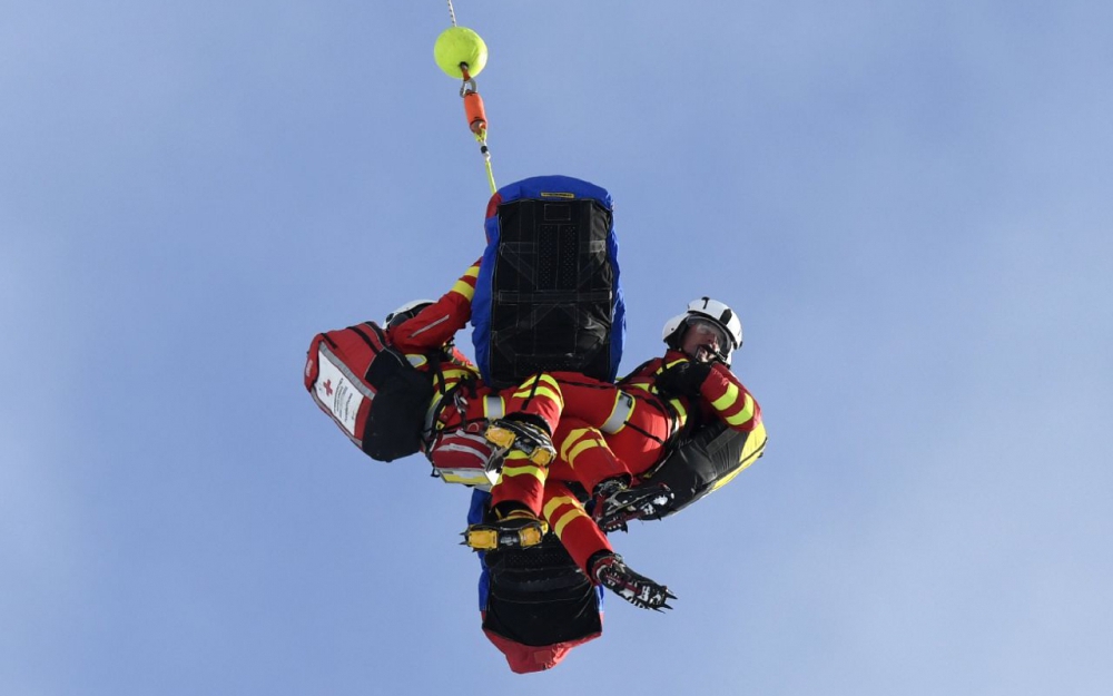 La esquiadora italiana Nadia Fanchini, evacuada en helicóptero tras una espectacular caída en Austria
