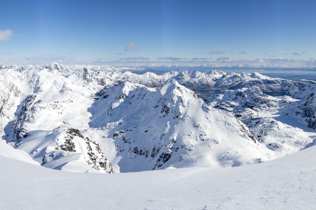 Lofoten Islands, junto al cercano Círculo Polar Ártico son un lugar único de Noruega