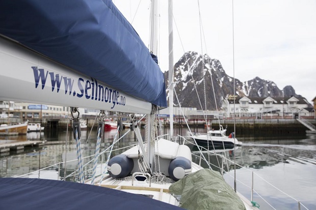 Una embarcación de la compañía Sail Norway nos llevaría hastta los fiordos de las Islas Lofoten