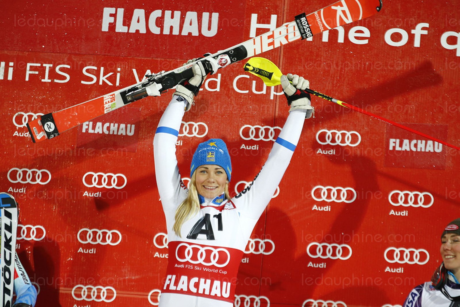 Frida Hansdotter gana su primera carrera del año en el slalom nocturno de Flachau