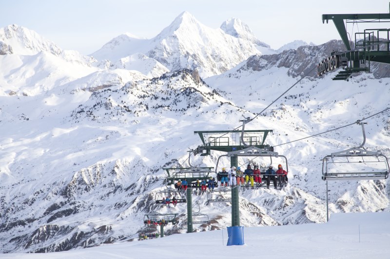 Las estaciones de Aramón afrontan su mejor fin de semana con 200 km de pistas y nieve polvo