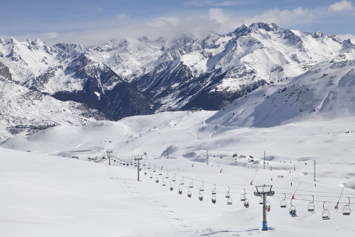 El Grupo Aramón anuncia el cierre de sus estaciones de esquí