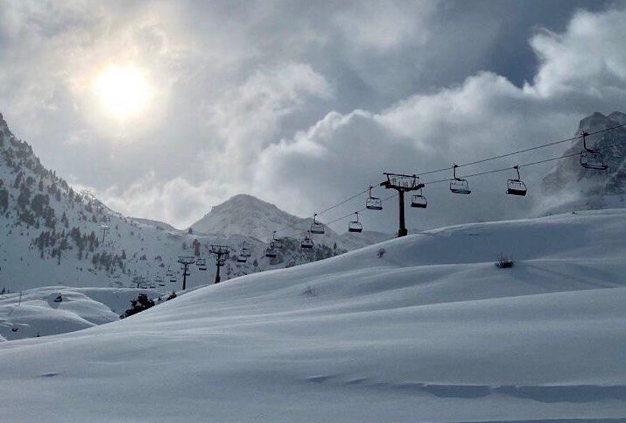 El Pirineo aragonés se muestra muy crítico con la decisión de Aramón de no abrir las estaciones de esquí