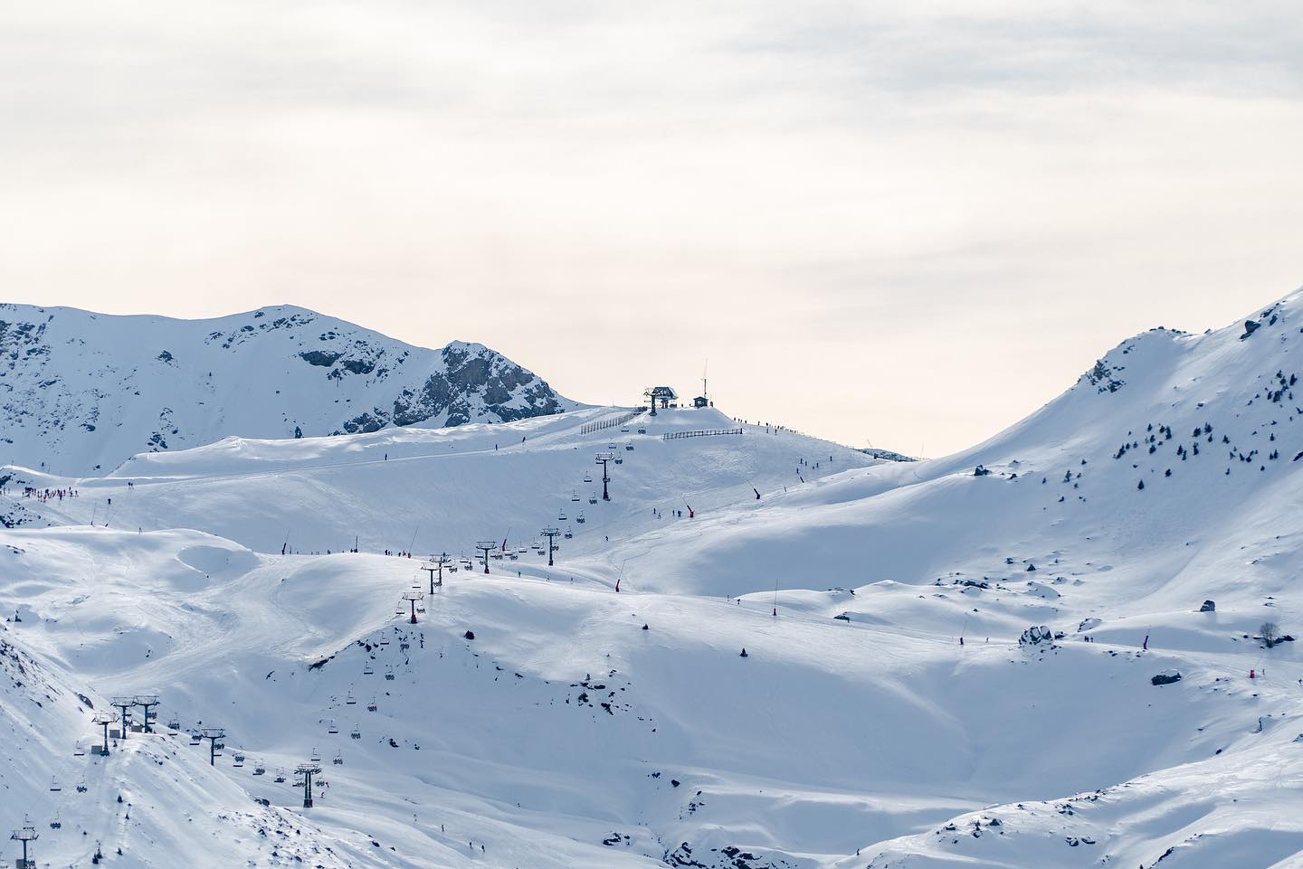 Las estaciones de esquí de Aramón redujeron su beneficio a la mitad la temporada 22-23