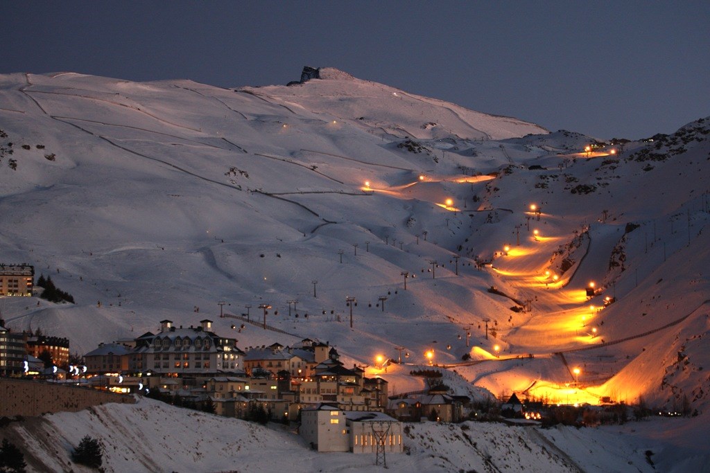 El esquí nocturno de Sierra Nevada crece hasta los 5,8 km con la incorporación de la pista Maribel