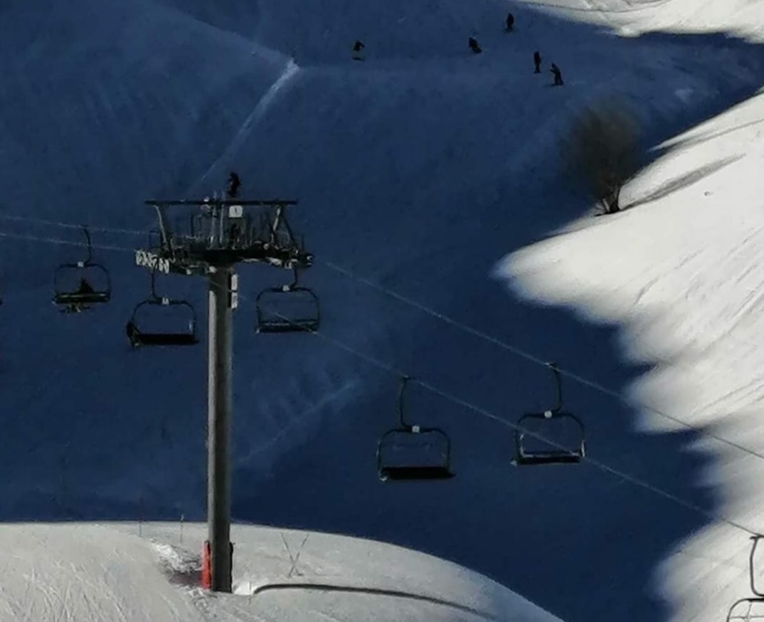 Fuentes de Invierno renueva los generadores para ofrecer esquí si no llega la línea eléctrica