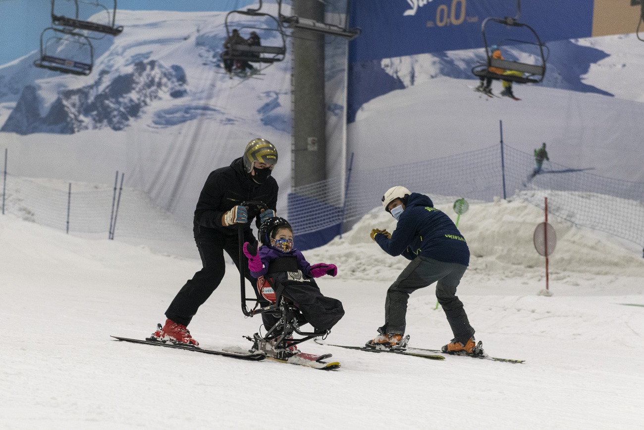 Niños y niñas con discapacidad severa cumplen su sueño de esquiar