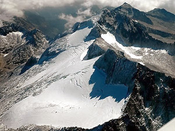 La superficie glacial en el sur de los Pirineos en peligro de extinción