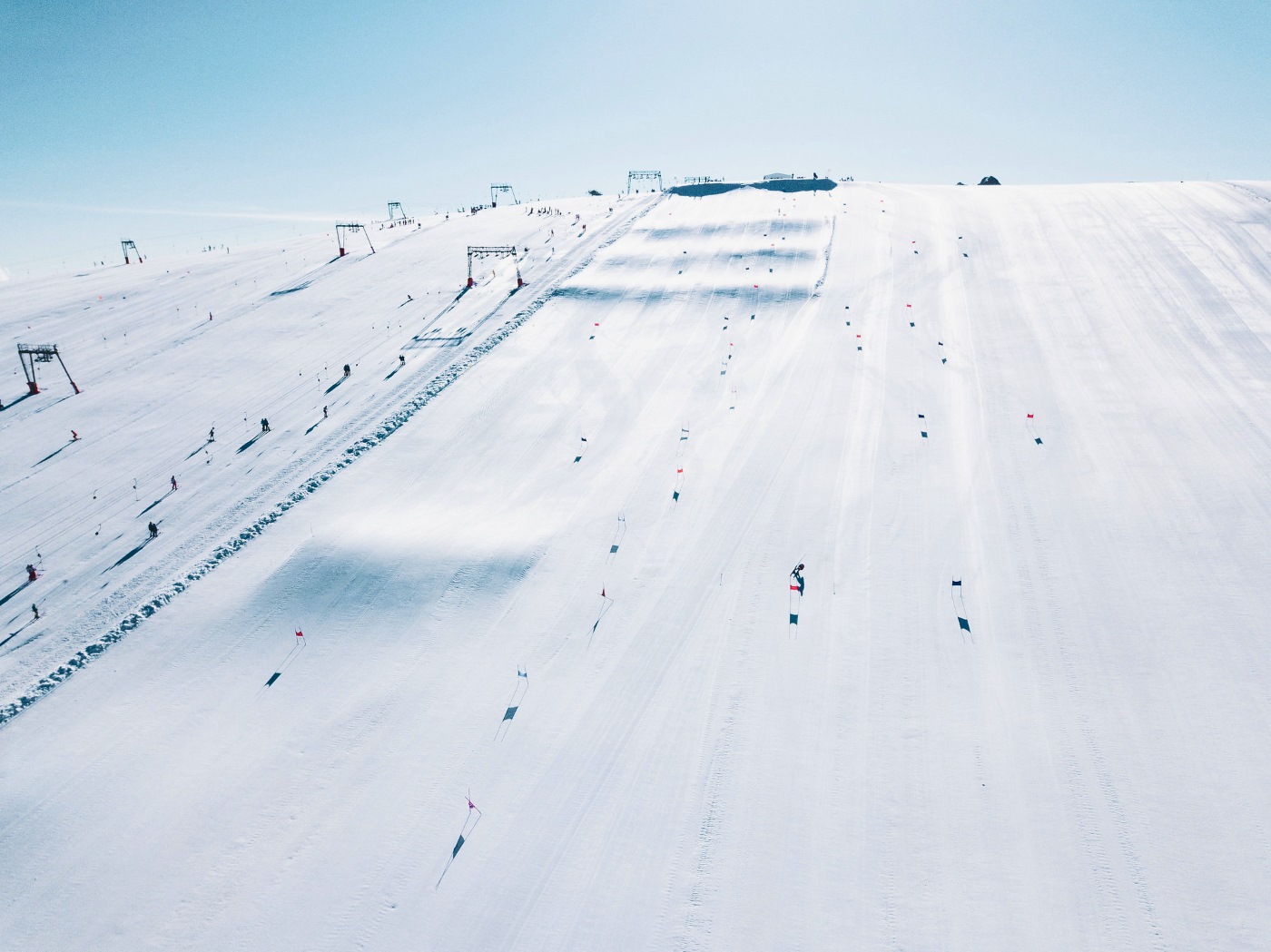Les 2 Alpes abrirá el esquí de verano el próximo sábado 29 con 300 cm de nieve acumulada