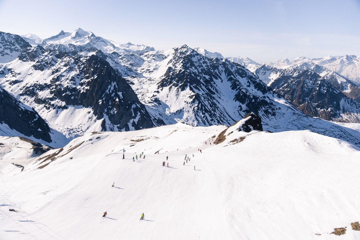La nieve, el frío y las actividades vuelven a las estaciones de N’PY, que crecen en días de esquí