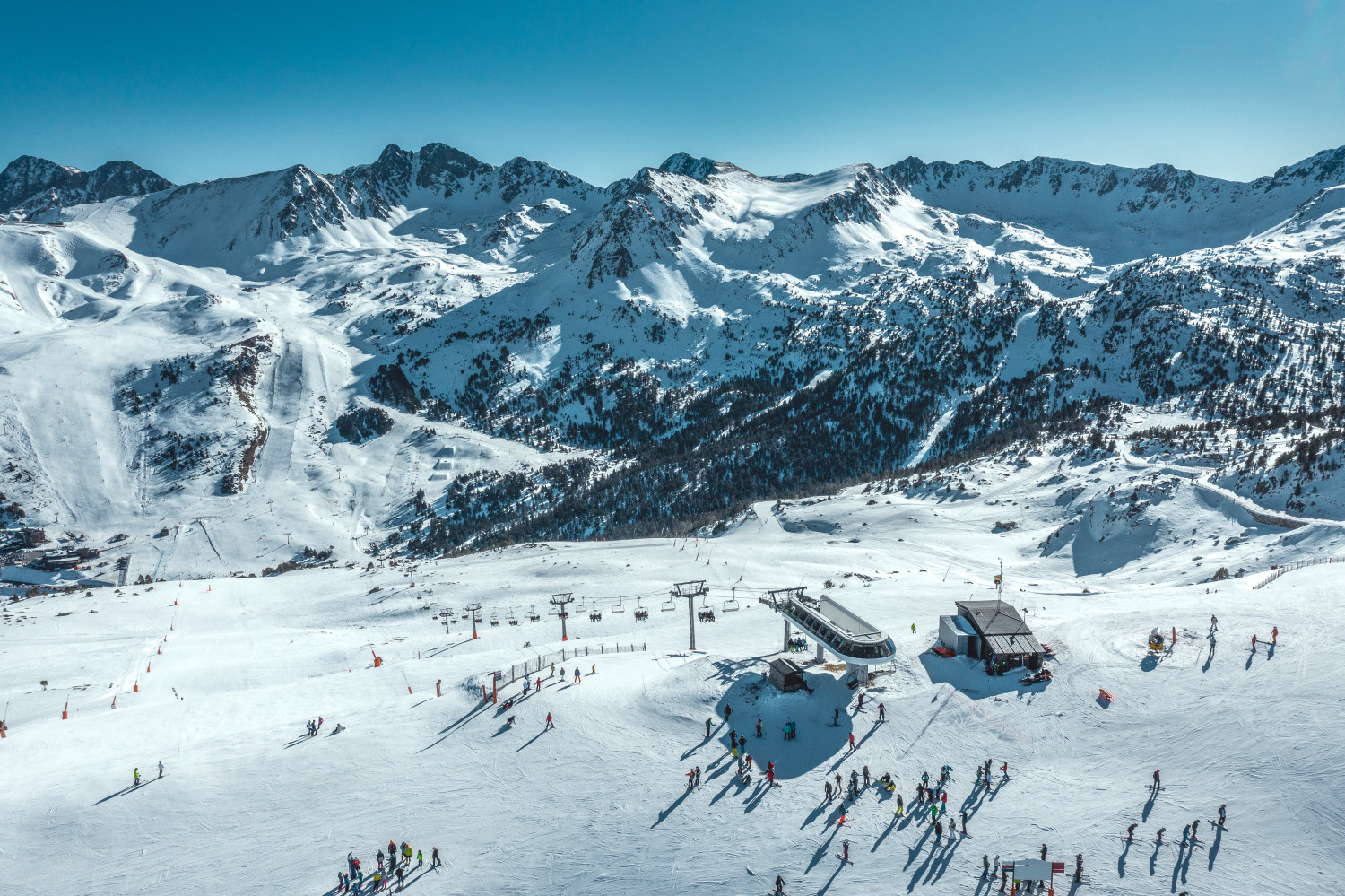 Grandvalira cierra las mejores Navidades en años con más de 327.000 esquiadores