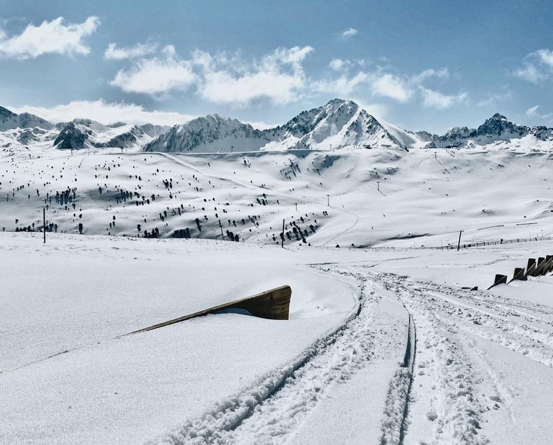 España abre la frontera con Andorra y "salva" el esquí en Semana Santa 