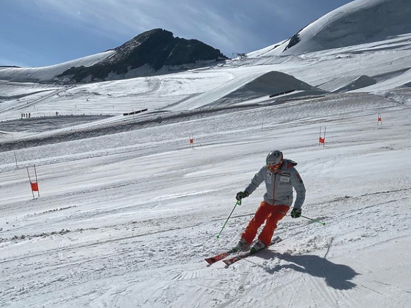 Henrik Kristoffersen vuelve a calzarse los esquís en Saas-Fee tras una lesión