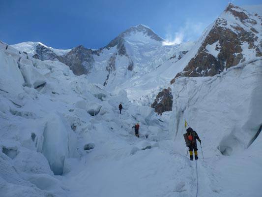Dan por fallecidos en un comunicado de agencia a los tres alpinistas españoles perdidos en el Gasherbrum