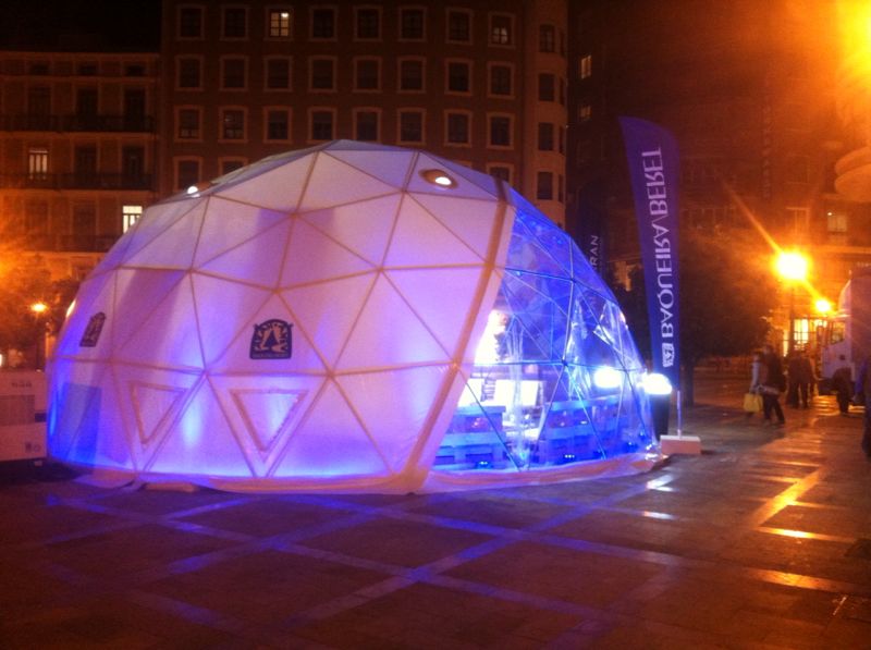Baqueira Beret instala su iglú en Madrid para presentar la temporada 2015-16