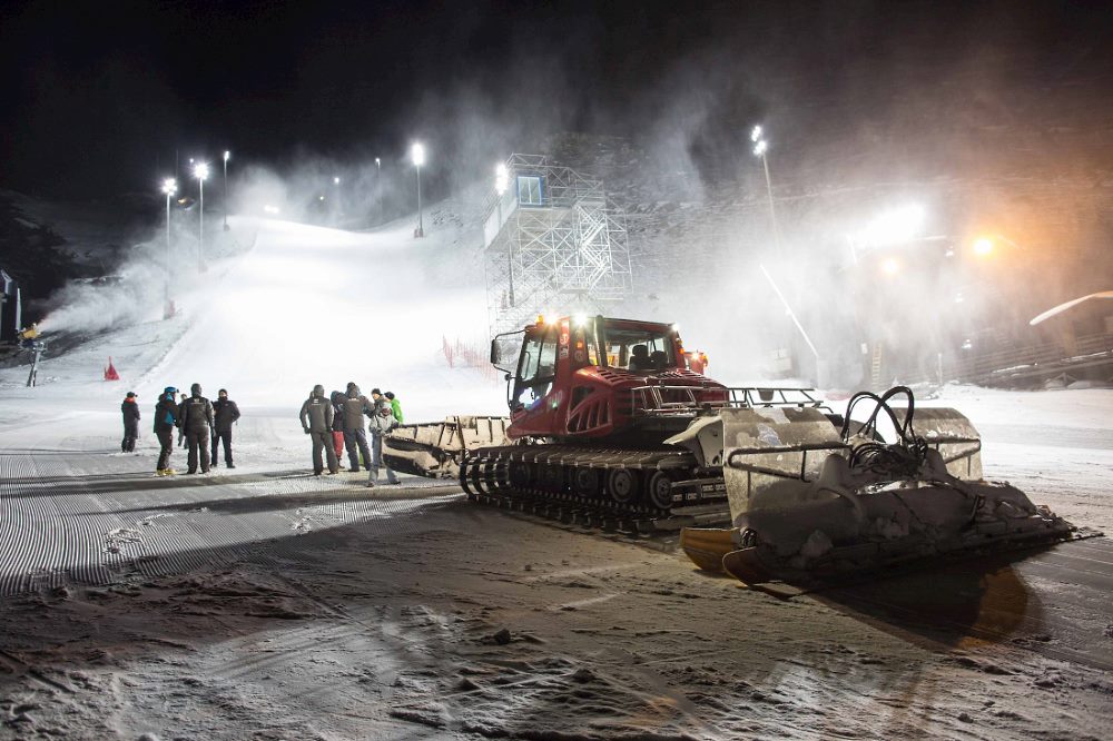 Esquí y snowpark nocturnos en Sierra Nevada durante 9 noches del Mundial