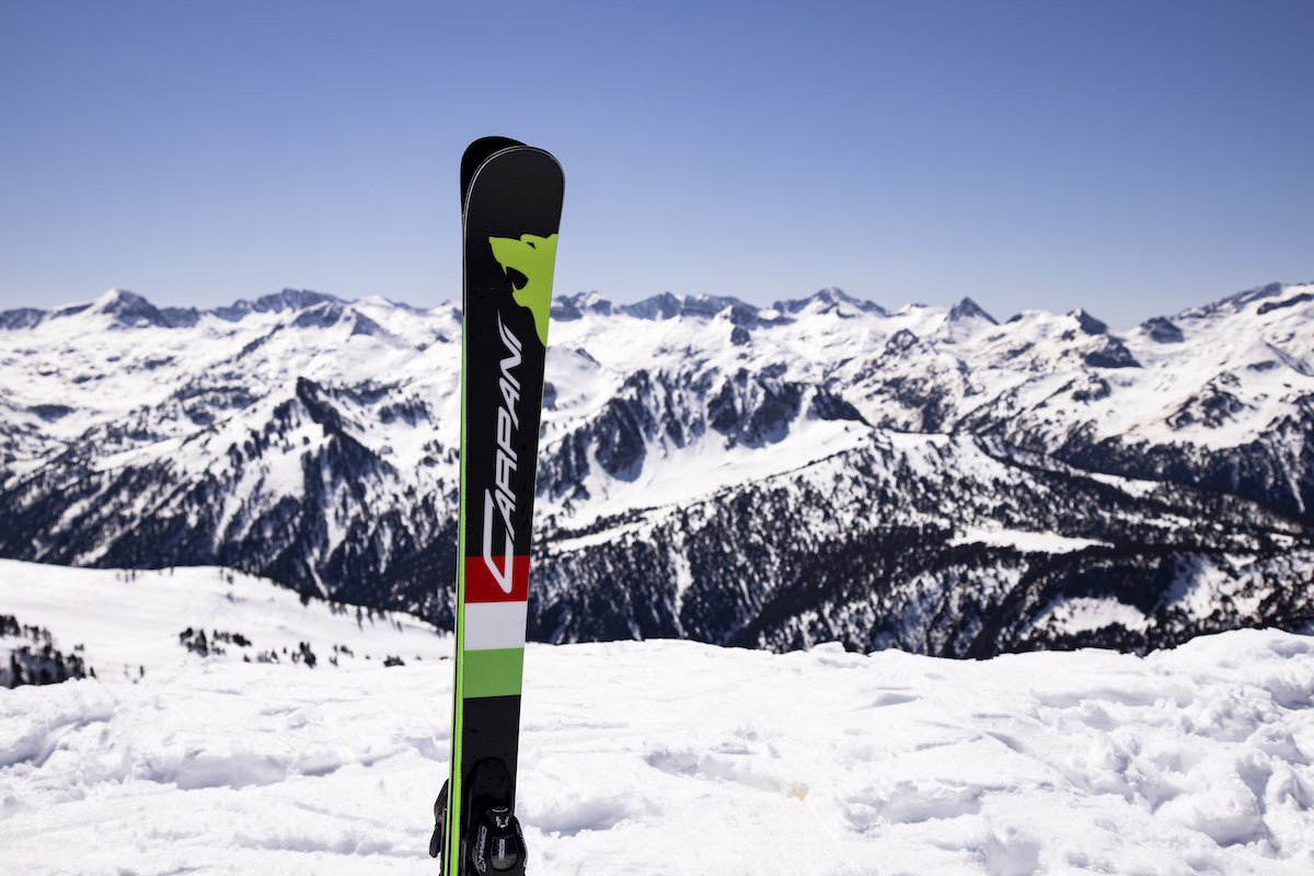 Carpani Sci trae la geometría invertida de los esquís a nuestras pistas