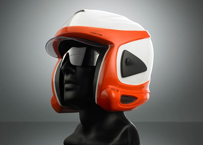 Un casco con protección antiavalancha