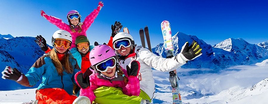 Cinco destinos y cinco fechas para esquiar con toda la familia este invierno
