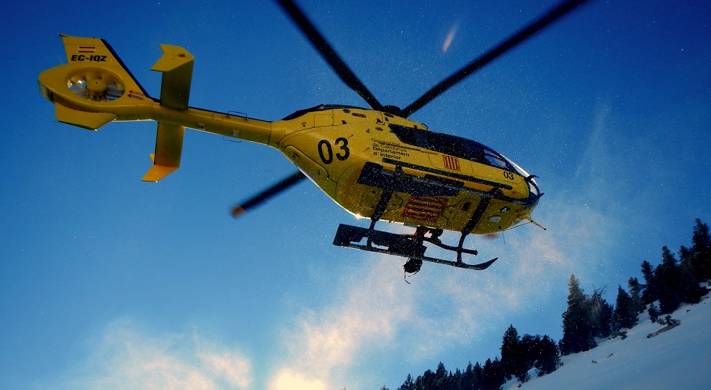 Rescate con helicóptero esquí fuera pista en Port del Comte