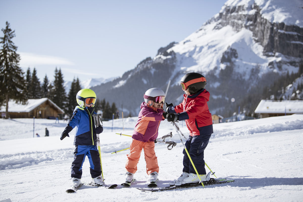 Escuela de posgrado en lugar Besugo Los secretos para equipar a los más "peques" para ir a esquiar