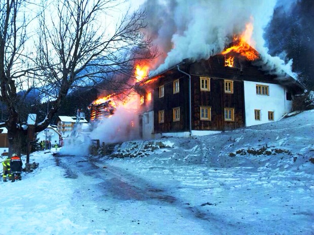 Un incendio arrasa un edificio en Ischgl 
