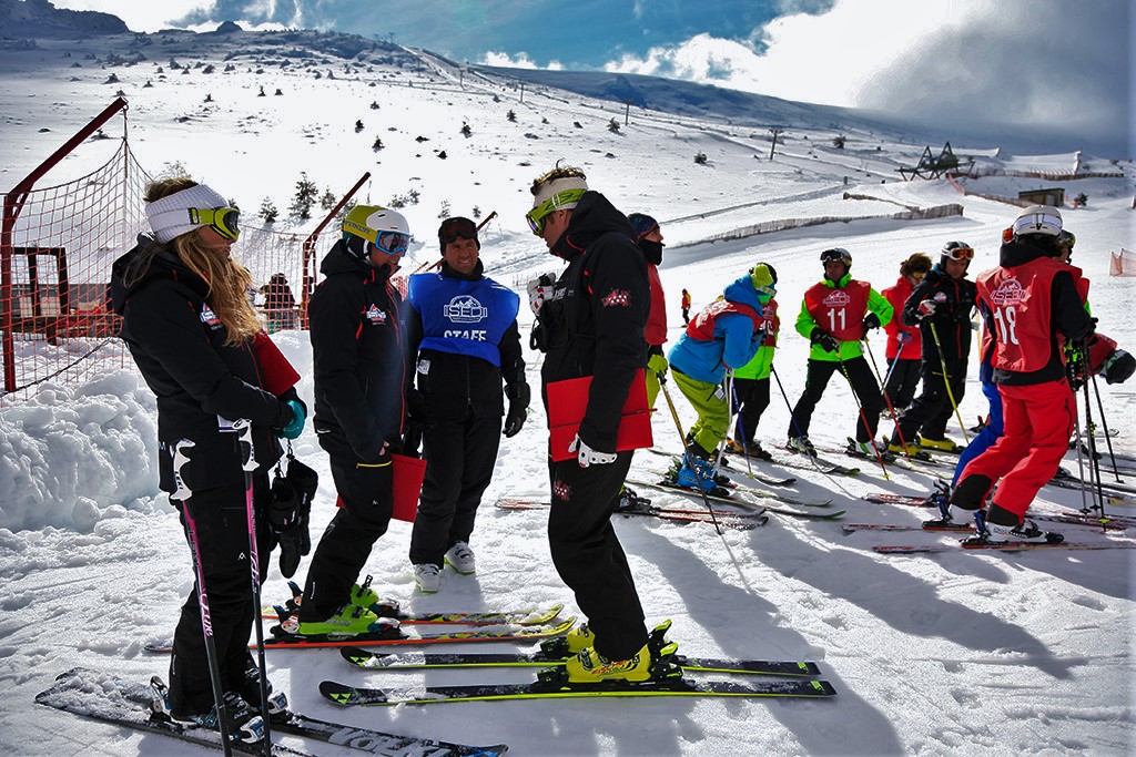 Abiertos los plazos de inscripción a los cursos de Técnico Deportivo de esquí y snowboard del ISEDI