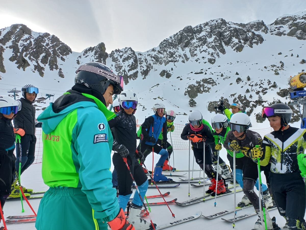 "Joan Verdú inspira a las futuras promesas del esquí andorrano