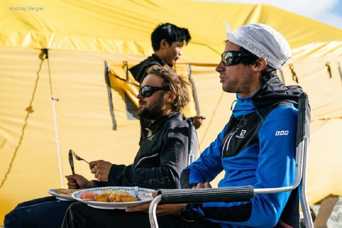 Kilian Jornet es de los pocos que resiste en la campaña de otoño del Everest