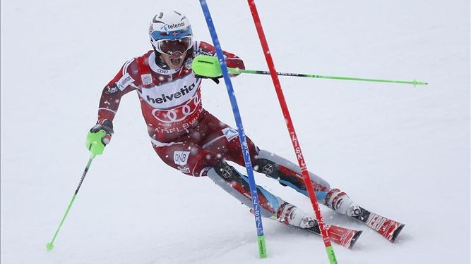 Kristoffersen gana en el Slalom de Wengen y la esquiadora Scheyer vence en Altenmarkt