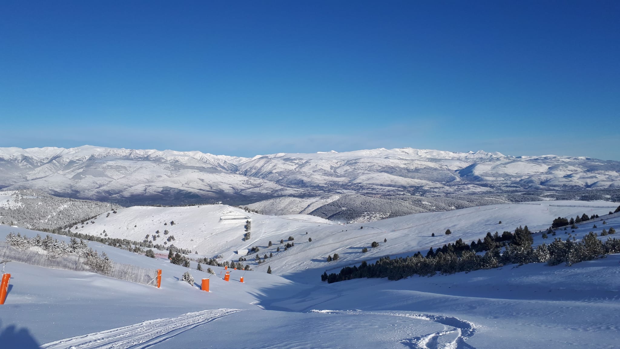 ¿Dónde esquiar este primer fin de semana de la temporada de esquí? Pistas y cm de nieve