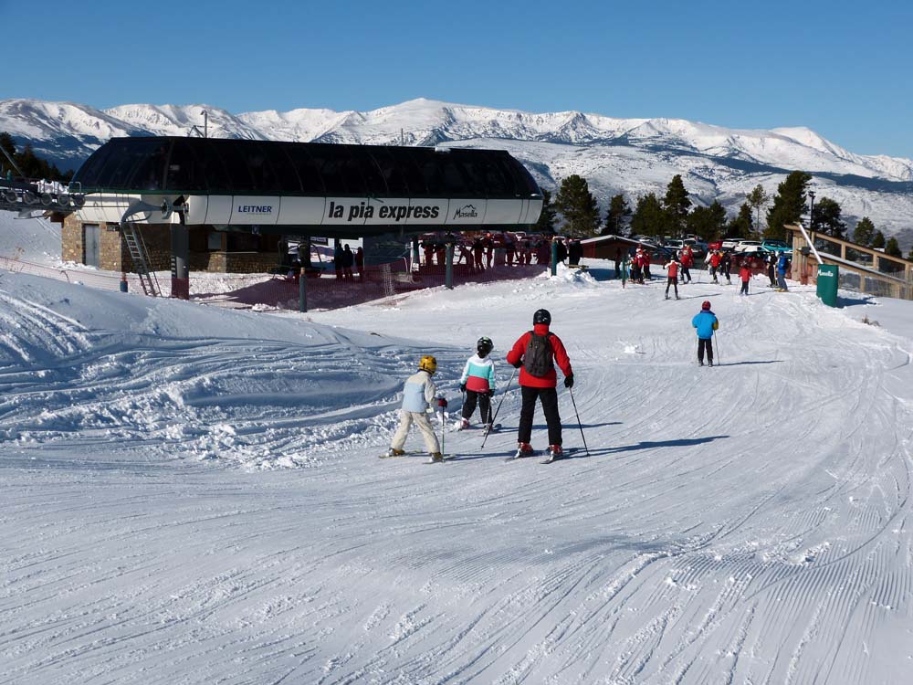 Masella presenta 71 km esquiables y unos espesores de nieve excelentes para el puente