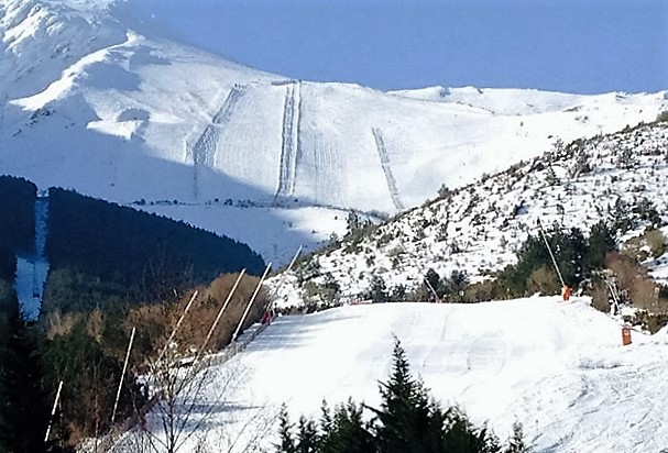 Corta pero intensa la temporada de esquí en la Pinilla (Segovia)