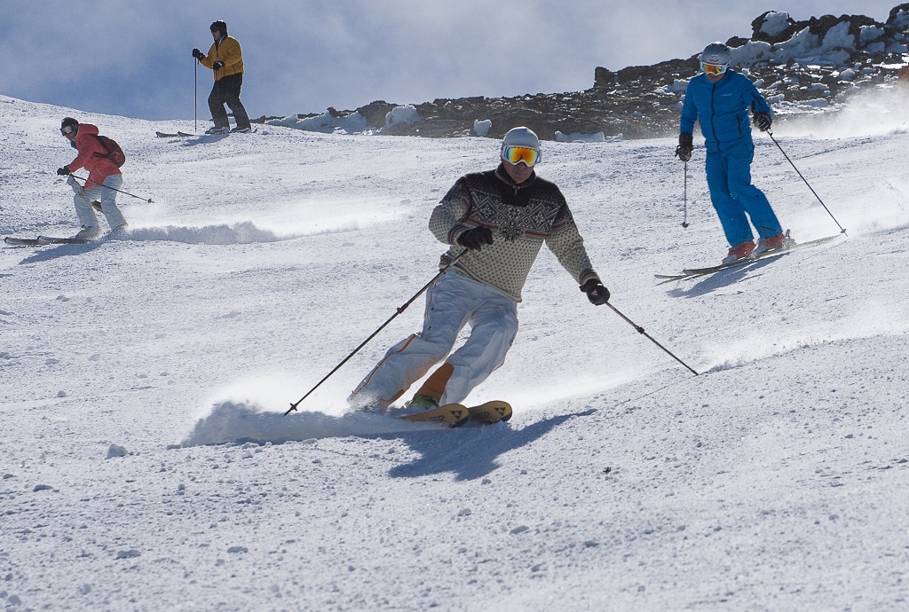 Sierra Nevada sigue con un esquí de primavera que quita el "sentío"