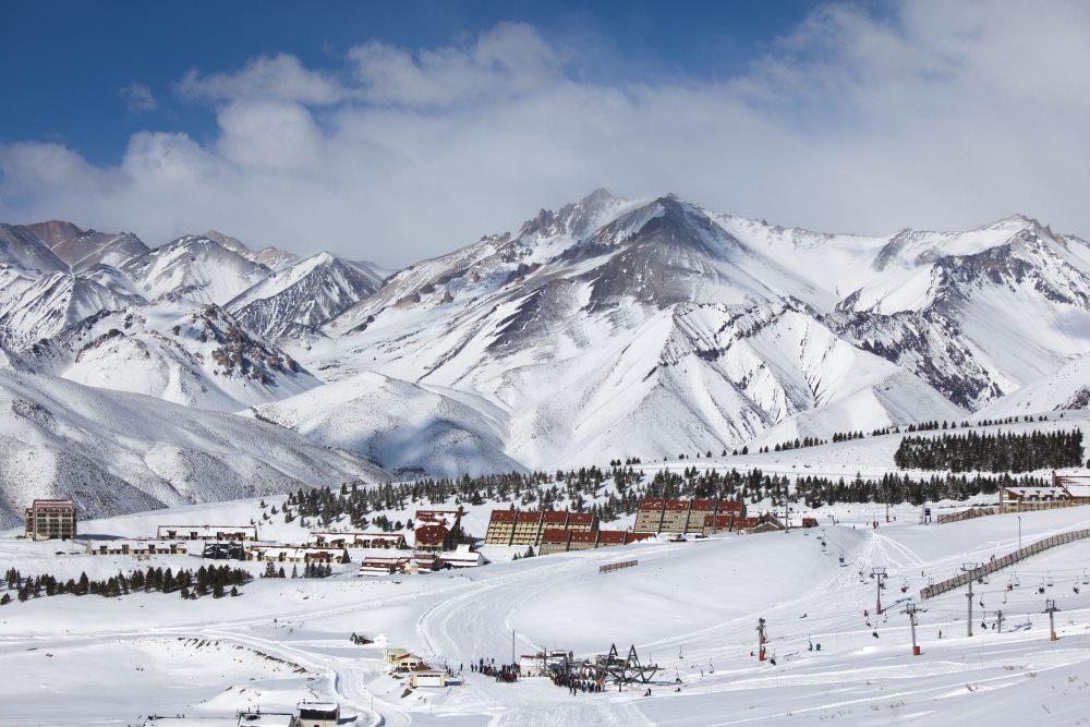 Las Leñas y Bariloche, los destinos de nieve más visitados de Argentina en julio