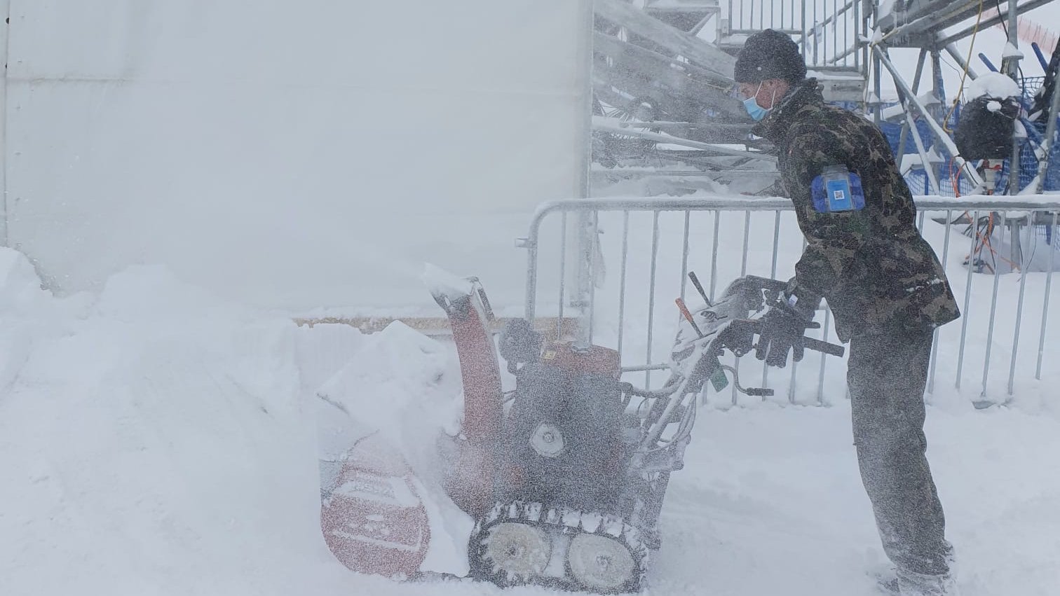 Las nevadas obligan a cancelar los descensos en Lenzerheide, Feuz y Goggia campeones