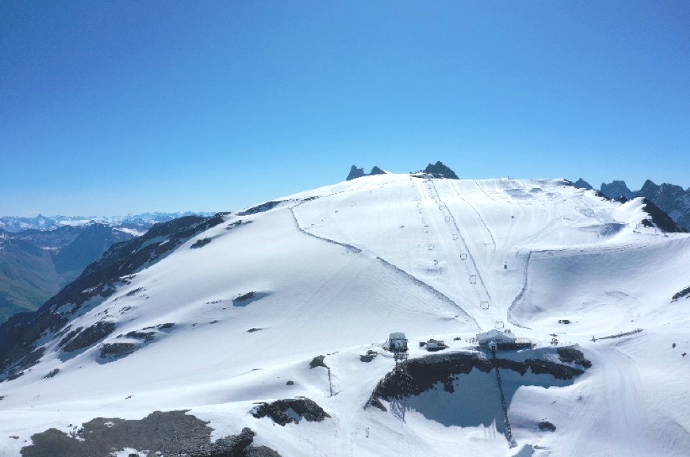 ¡Calendario de los tres glaciares de esquí de verano en Francia!