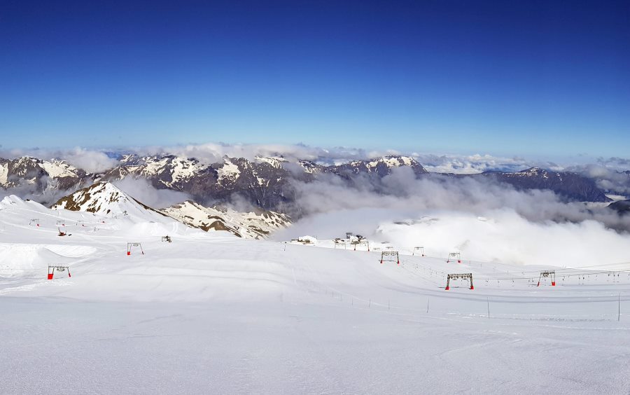 El glaciar de Les 2 Alpes prepara su inminente apertura con 240 cm de nieve
