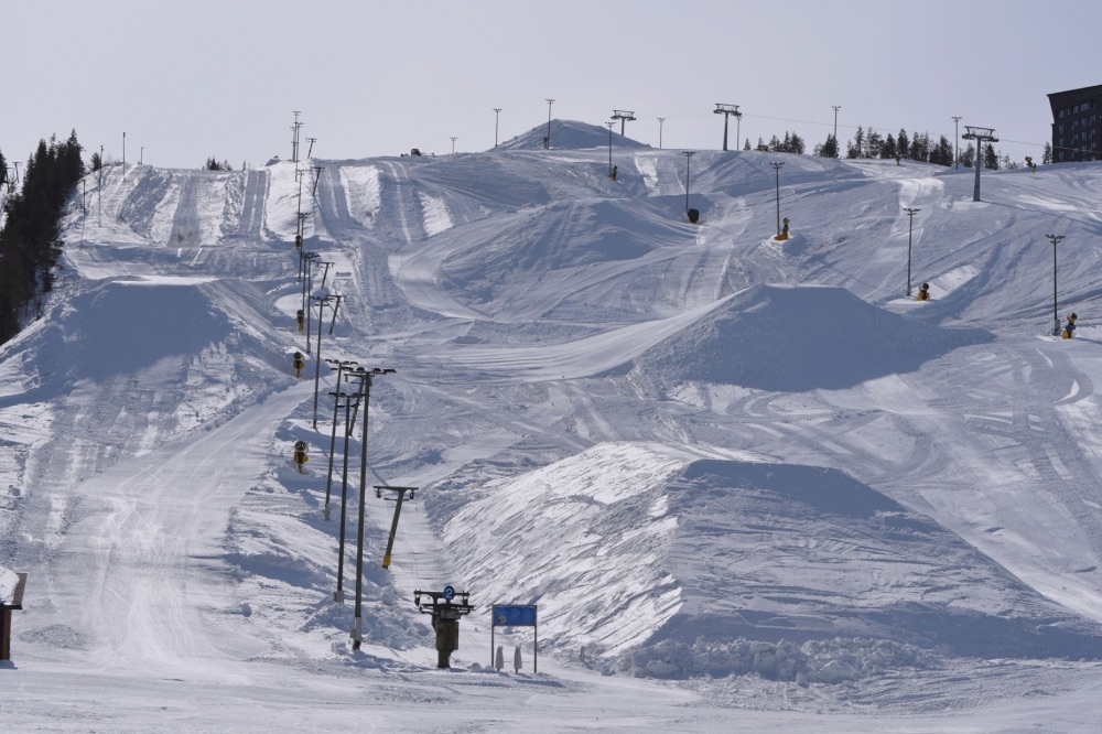 Las estaciones de Laponia empiezan a almacenar nieve para avanzar la temporada de esquí 2020-21	