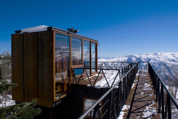 La arquitectura moderna también se deja ver en Farellones Refugio (chalet) de los Canteros